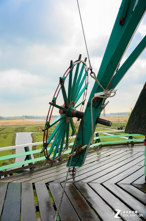 荷兰风车车叶摆成十字是什么意思?-荷兰风车的