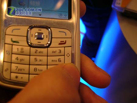 �ȴ�ͳS60��һ������ ŵ����N70С����ͼƬ����,ͼ3-ZOL�йش����ߵ�3��