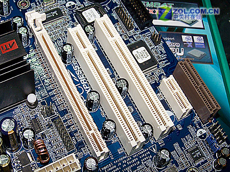 ���棨Asrock��775Twins-HDTVͼƬ���� ��3�� -ZOL�йش����ߵ�3��