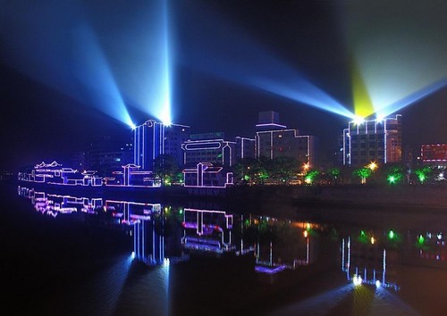 业务转型发展 浙江省两成照企涉足LED_LED室