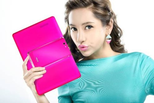 简单方便易用华硕PadFone无限一秒手机变平板 