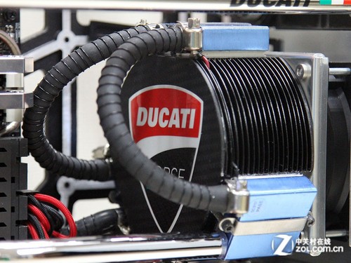 半导体制冷 天价杜卡迪防滚架机箱爆改_迎广机
