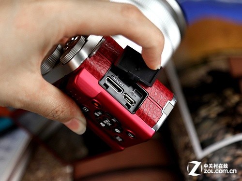 X系列小小妹 富士微单X-A1外观介绍_富士 X-A