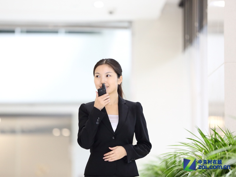 商务简约轻薄 海能达T3移动充电 对讲机 _海能达