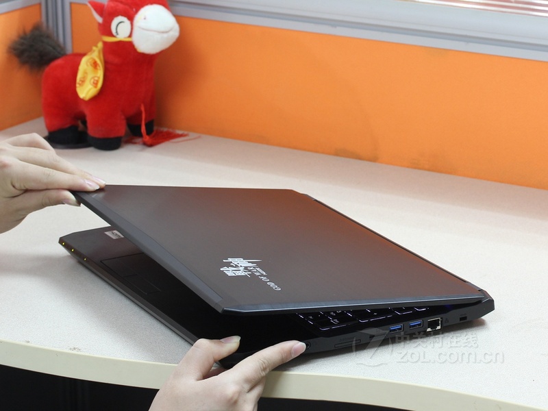 神舟战神Z7能玩上古卷轴5开顶级画质吗?还有