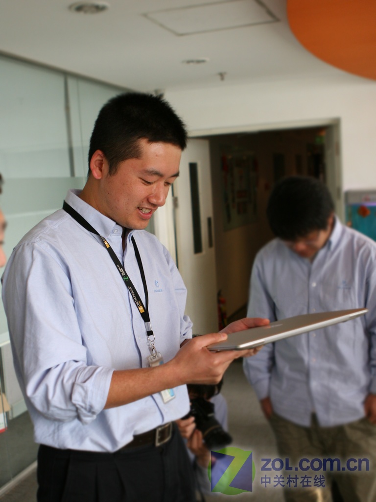 ���ڶ���:���糬��MacBook Air��½ZOLͼƬ����,ͼ17-ZOL�йش����ߵ�17��