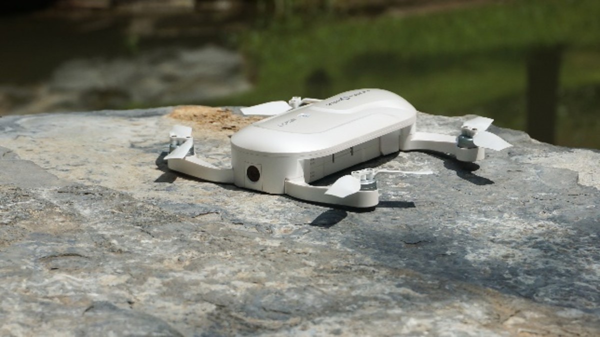 【高清图】真能收入囊中的无人机--DOBBY口