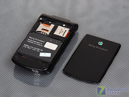 ���ᰮ���ţ�Sony Ericsson��Z555iͼƬ���� ��37�� -ZOL�йش����ߵ�37��
