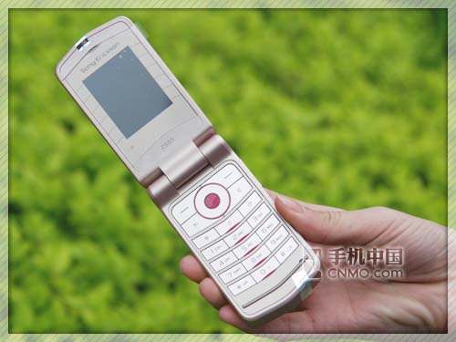 ���ᰮ���ţ�Sony Ericsson��Z555iͼƬ���� ��25�� -ZOL�йش����ߵ�25��