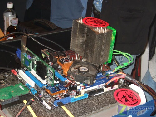 金士顿签约世界冠军we战队