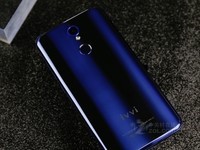 ivvi K5 裸眼3D手机 深海蓝做工精良 京东鹏路网络手机旗舰店售价2199元