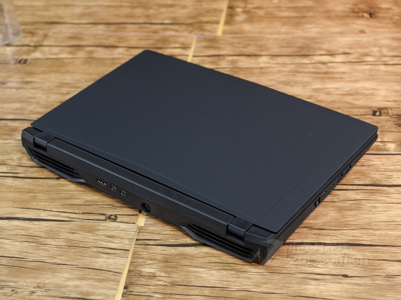 神舟zx8-cp5s1\/i5-8400\/8g\/1t\/128gssd\/1070-8g