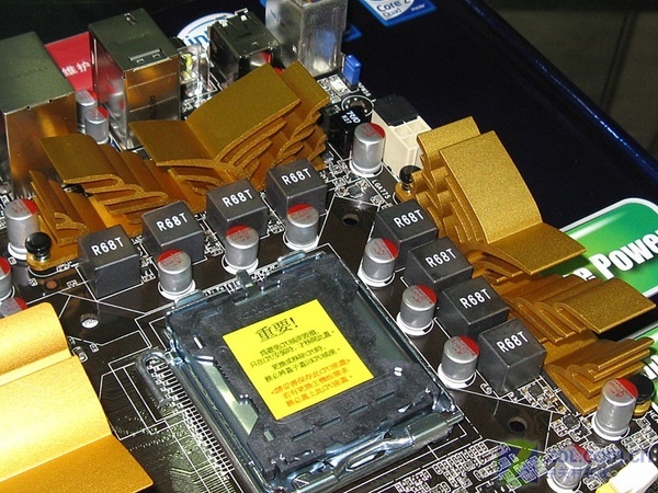 ��˶��ASUS��P5QͼƬ���� ��17�� -ZOL�йش����ߵ�17��