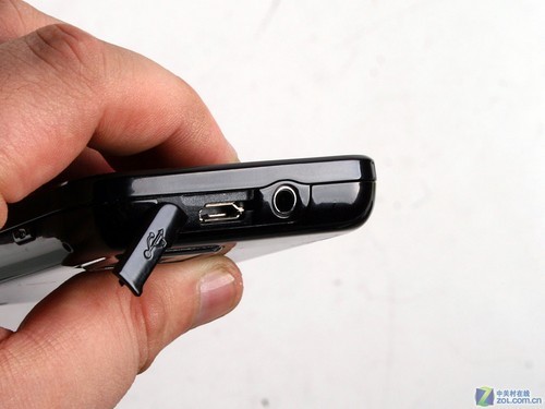 WM6.5大屏触控手机 三星I8000U怒破4K