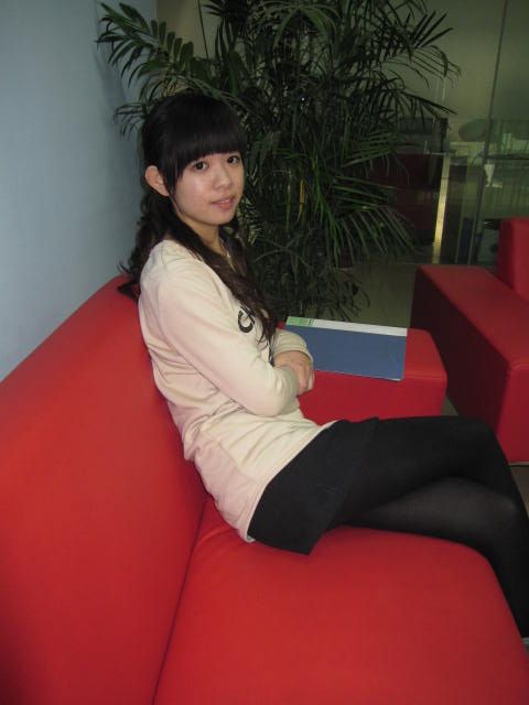 客服可爱小女生 为玩家解答问题有幸福感