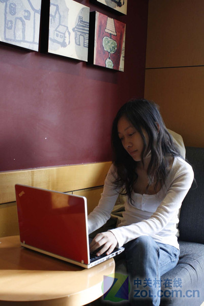 ���������� Ů������ThinkPad��С�챾��ͼƬ����,ͼ1-ZOL�йش����ߵ�1��