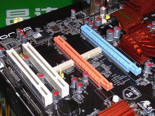 ȫ��̬2��ͭ��6�� ����A890GX����699Ԫ 