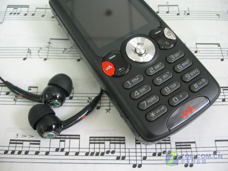 ���ᰮ���ţ�Sony Ericsson��W810cͼƬ���� ��68�� -ZOL�йش����ߵ�68��