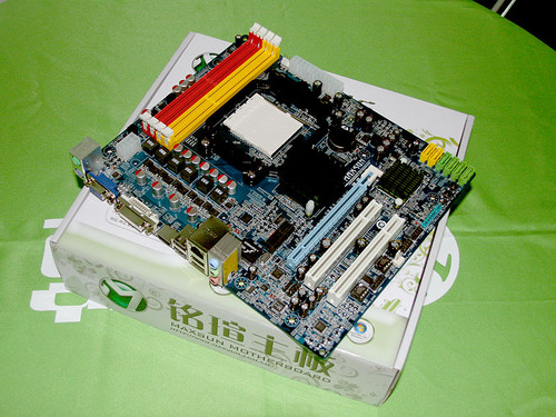 ���������Լ۱ȣ����u890GX��Ʒ����499 