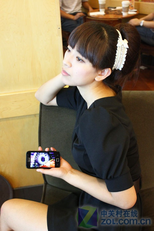 轻松泡沫之夏 三星I909白领美女亲密体验