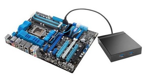 奢华16+2相 数字供电护航 主板供电方面,这款华硕P8P67 Deluxe主板使用了奢华的16+2相供电,为新一代Sandy Bridge处理器提供充足的稳定保证。同时还搭载了全新的DIGI+VRM数字供电技术,由于通过自主设计委托制造了基于可编程微处理器的VRM芯片,不仅能够准确匹配多个PWM 新款芯片,甚至可以精准的控制单个电感的电流以及工作负载状态,不会产生传输损耗。 第2代双芯智能 TPU/EPU配合 另一方面,华硕P8P67 Deluxe板载了功能强大的TPU智能加速处理器与EPU智能节能处