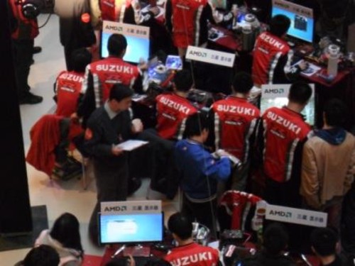 三星显示器携手AMD超频拉力赛触碰极限火花