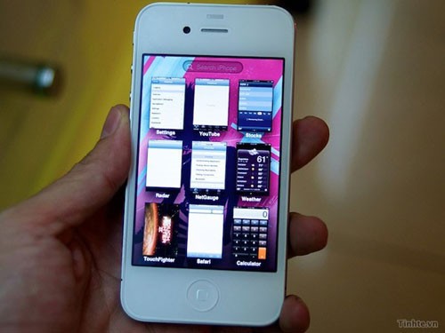 iPhone 4搭载神秘固件 全新多任务界面?