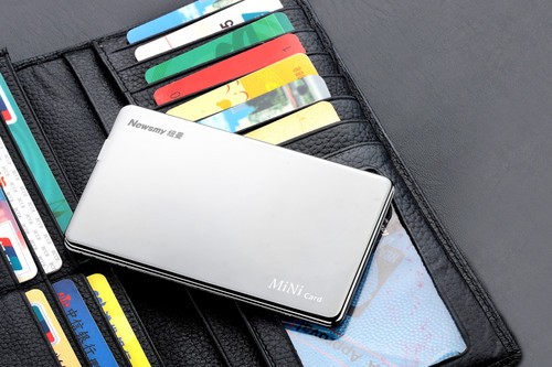 纽曼Mini Card移动硬盘 开启迷你大作战