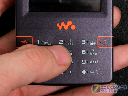 ��ƽ���ǹ�ƽ ��ǿ��4GB�����ֻ�����PKͼƬ����,ͼ13-ZOL�йش����ߵ�13��