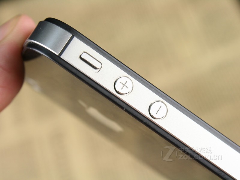 【室内效果7图】iPhone4S黑色音量键图片 图