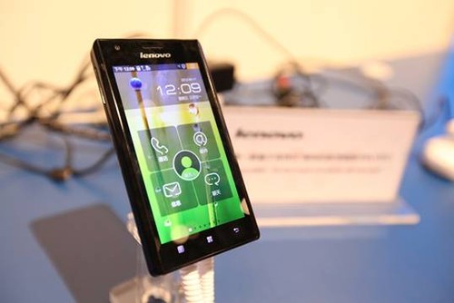 全球首款X86架构智能手机联想乐PhoneK800亮相IDF