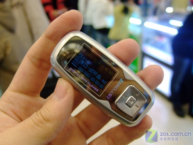 512MB��199Ԫ ̨��ȫ��P330���˦��ͼƬ����,ͼ1-ZOL�йش����ߵ�1��