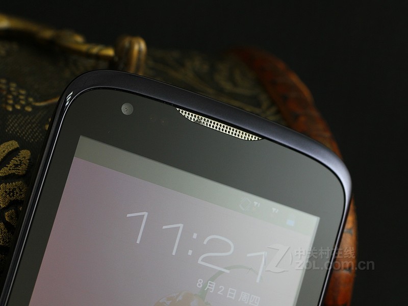 【高清图】小辣椒(139shop)双核(电信版)酷黑