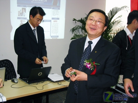曙光总裁历军做客ZOL 畅谈长征与企业