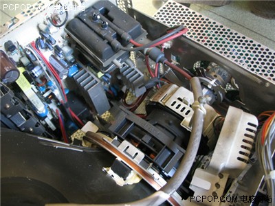 挑选二手显示器应注意的细节之五检查机器内部