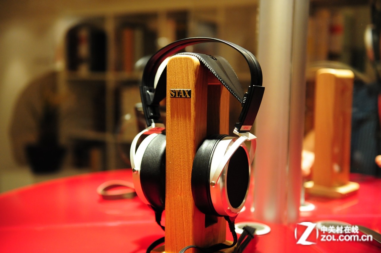 音响展2012:stax天价静电耳机亮相