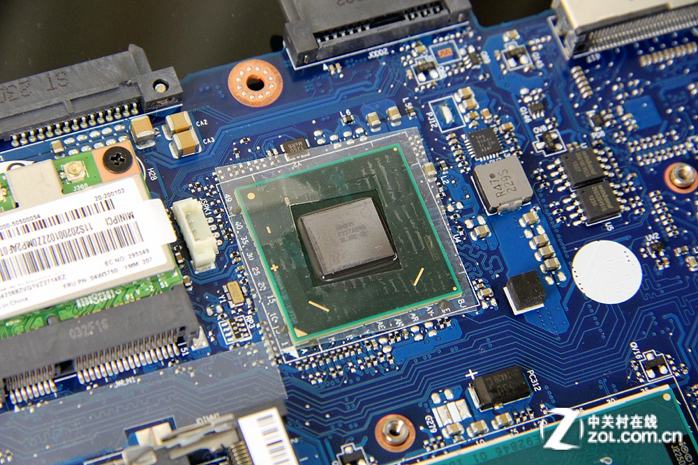 内部结构真相大白 联想y400游戏本拆解