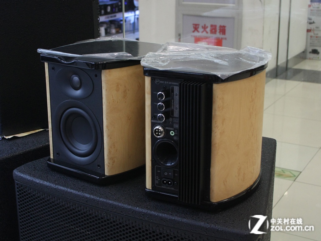 产品相关及图片    漫步者r1900t iii  其他产品图片 自动播放 原图