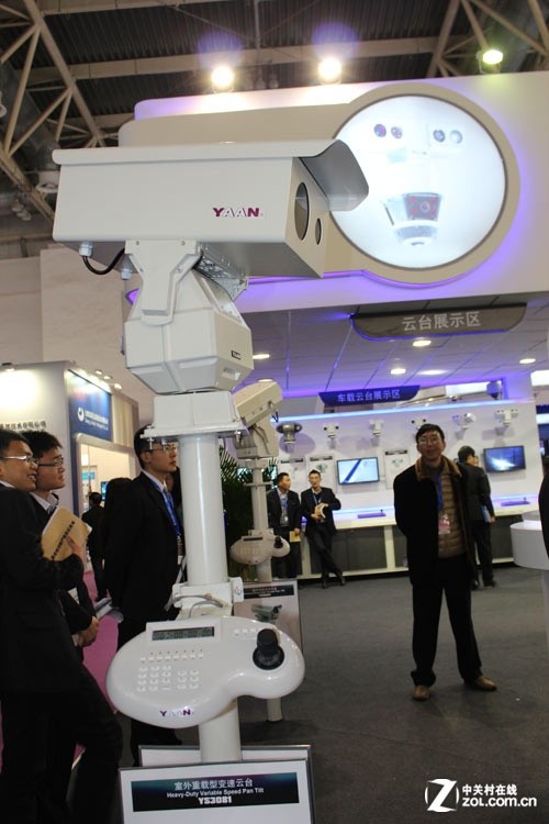 最个性的监控机器人天津亚安高端监控