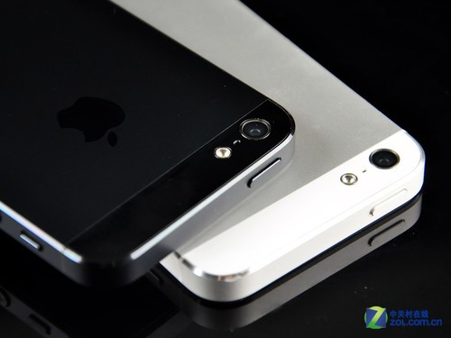 额外配转接头 电信版iPhone 5真机赏析