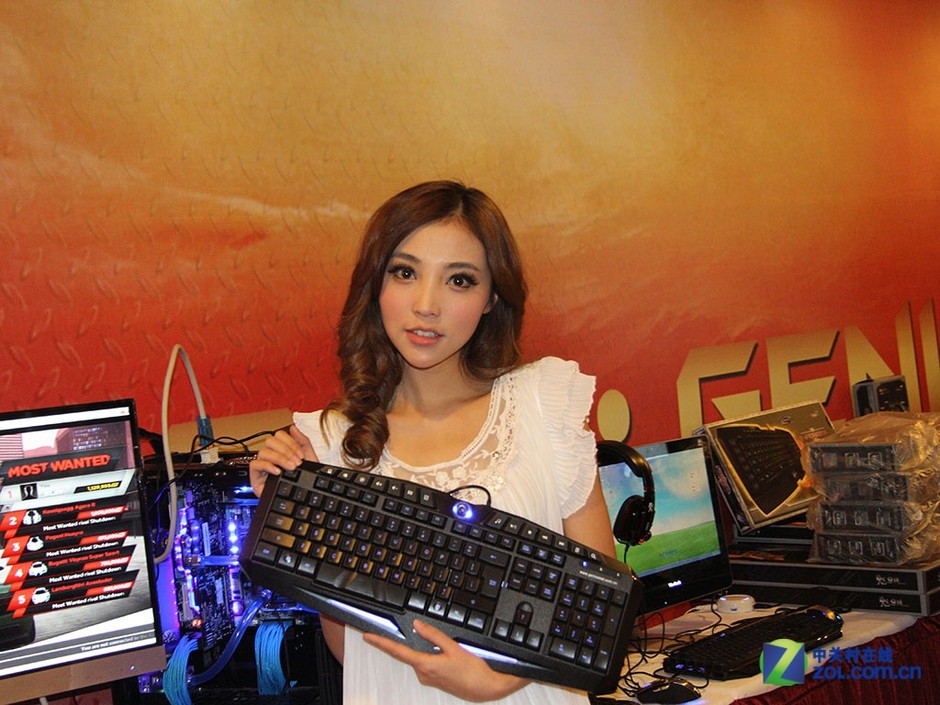 高贵与甜美并存 精灵年度盛典美女图赏