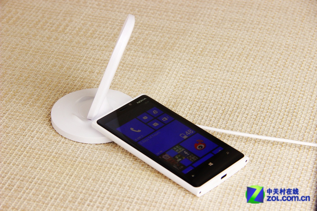 【高清图】 lumia福音 诺基亚dt-910无线充电器评测图40