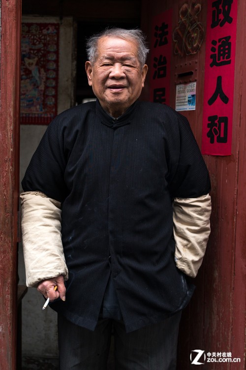 35mm���е��Ϻ� ȫ�������ᡰ�ڿ���RX1 