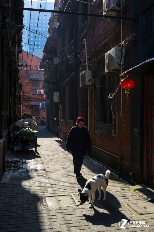 35mm���е��Ϻ� ȫ�������ᡰ�ڿ���RX1 