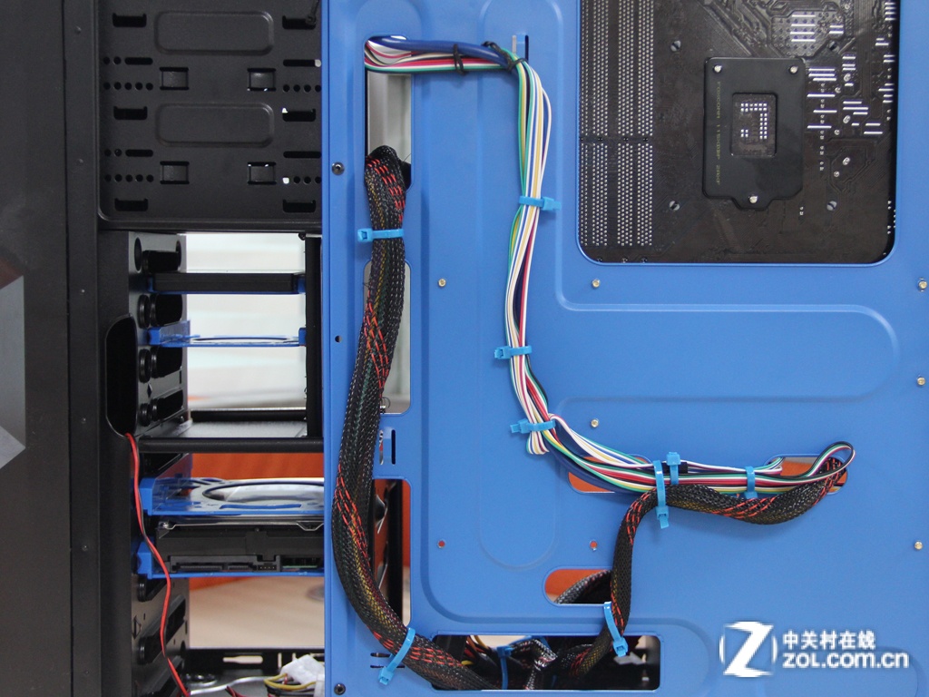 无愧于走线大师称号 撒哈拉gl6机箱评测 (14/15)