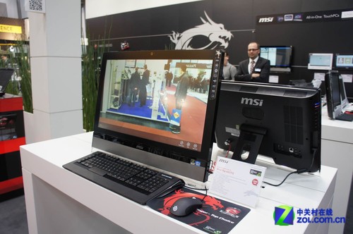 CeBIT΢��չ̨���콢����Ϸ�豸������ 