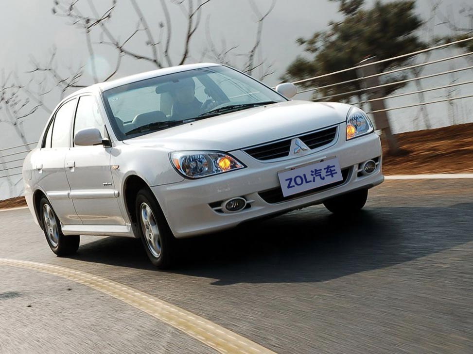 东南三菱蓝瑟1.6 at 豪华型