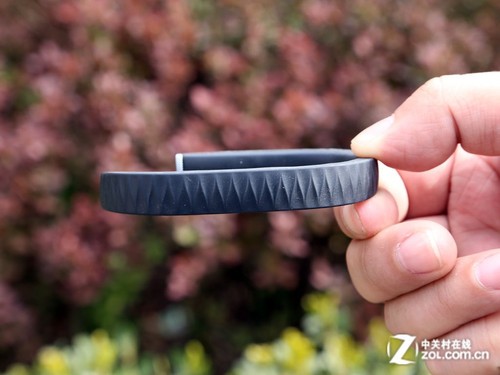 ϵ Jawbone UP2 