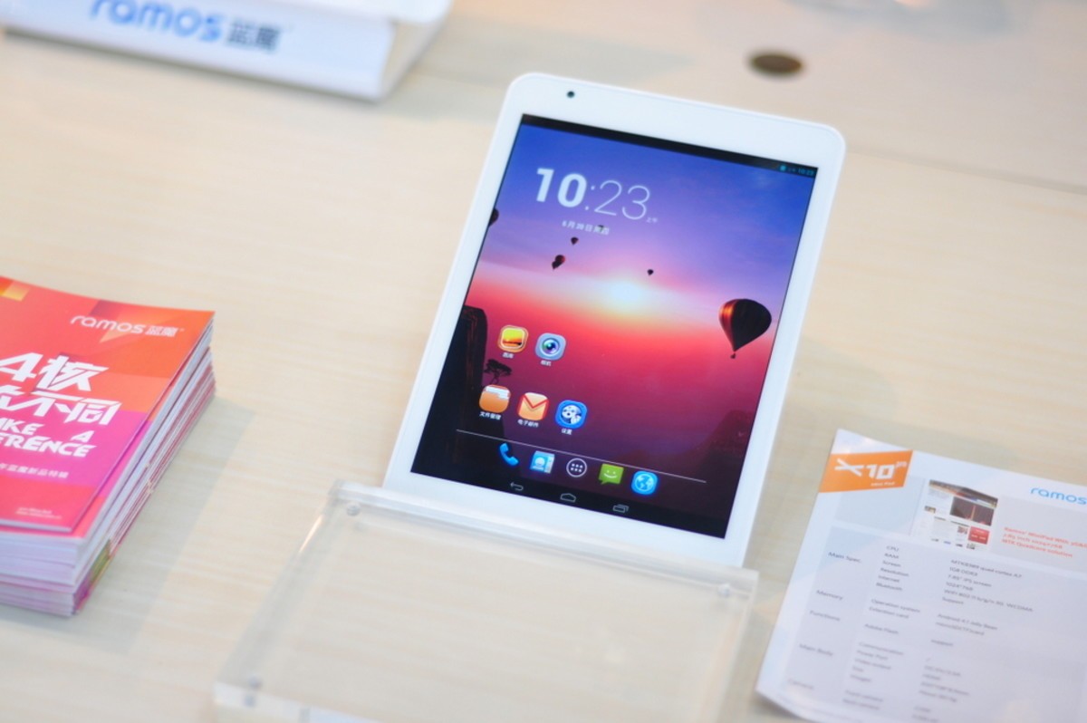 【高清图】 3g导航加通话 蓝魔x10pro亮相电子展图3