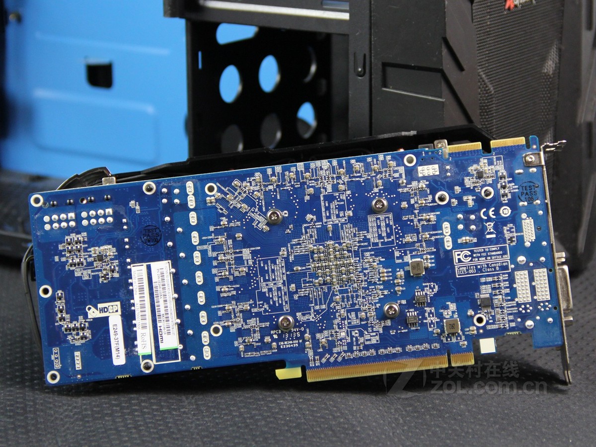 【高清图】 蓝宝石(sapphire)hd7950 3gb gddr5 with boost效果图 图
